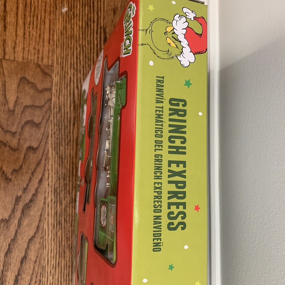 Dr. Seuss The Grinch Christmas Holiday Express Play 12-Piece Train Set - Picture 5 of 9